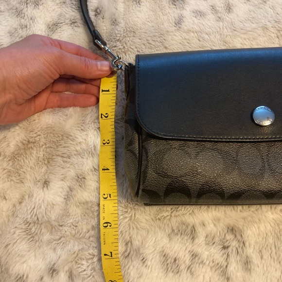 Coach reversible crossbody purse - Picture 7 of 8